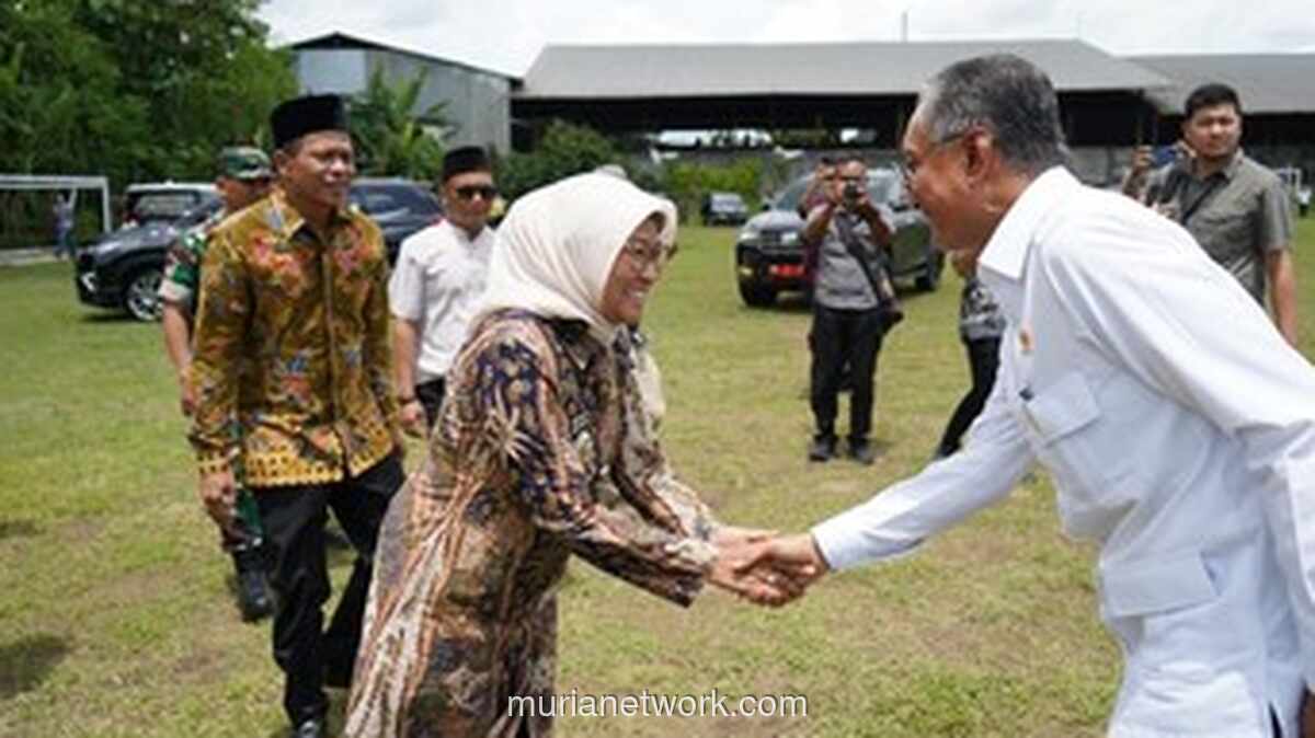 Menteri PU Blusukan ke Kebumen, Tinjau Dapur Bergizi Rp 6,2 Miliar