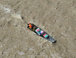 Tim BPBD Jibrak Arus Deras, Bantuan Logistik Akhirnya Tiba di Korban Banjir Bandang Aceh