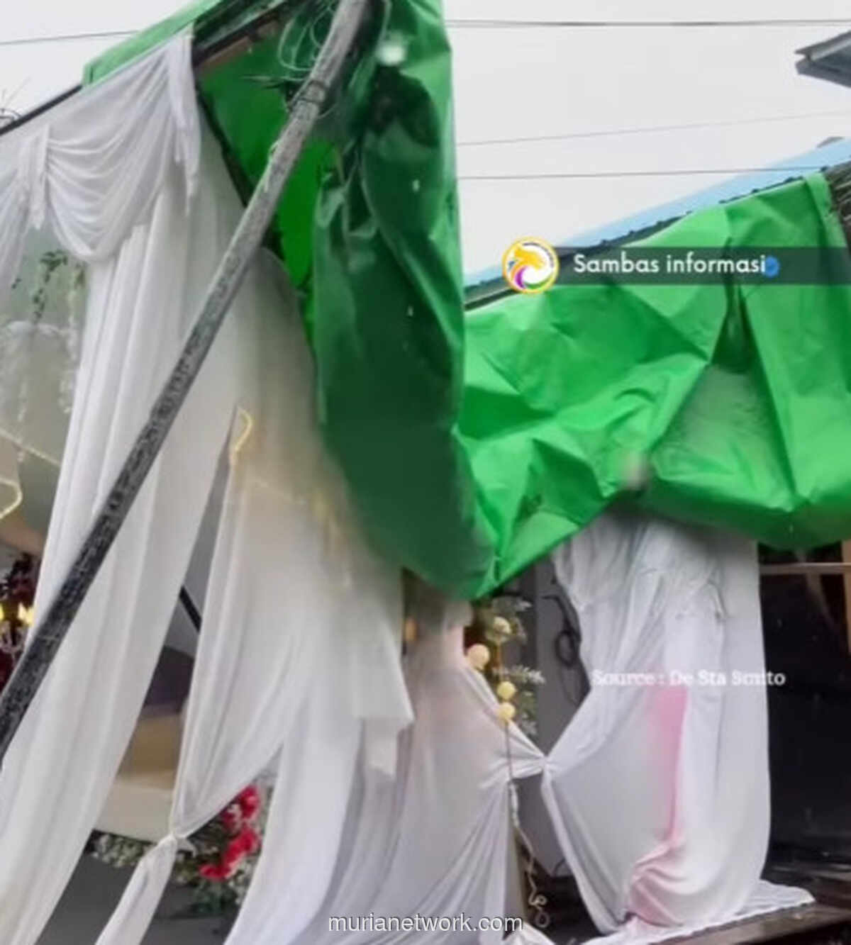 Tenda Pernikahan Ambruk Diterpa Hujan Lebat di Sambas
