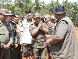Mendagri Tinjau Langsung Lokasi Longsor Cilacap, Perpanjang Masa Pencarian Korban