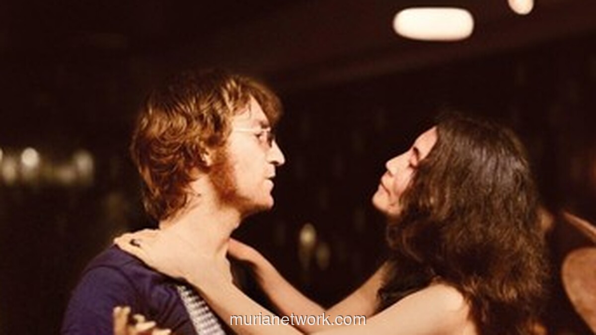 Soderbergh Hidupkan Kembali Obrolan Terakhir Lennon & Yoko Sebelum Tragedi