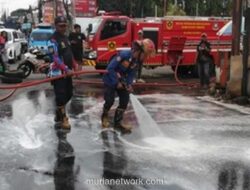 Puluhan Motor Terjungkal di Cileungsi Akibat Aksi Kabur Sopir Tangki Bocor