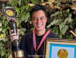 Baim Wong Raih Lifetime Achievement Award, Mahkota 24 Tahun Perjalanan Karier di Dunia Hiburan