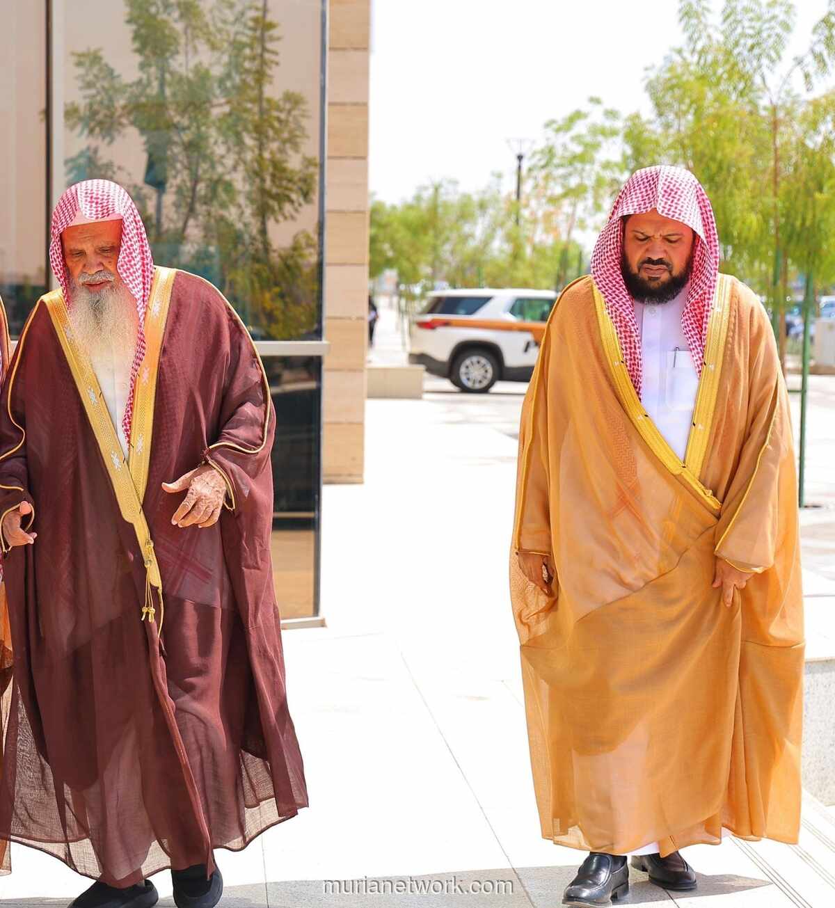 Suara Magis Imam Nabawi: Dari Ayah ke Anak, Warisan Tilawah yang Menyejukkan