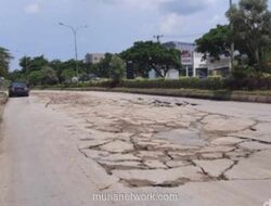 Jalan Provinsi Banten Ambles Diterpa Truk, Anggaran Perbaikan Tembus Rp15 Miliar