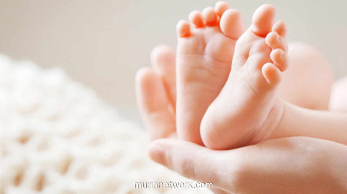 Bayi Perempuan Ditemukan Hidup dalam Kantong Kresek di Celah Pagar Serpong