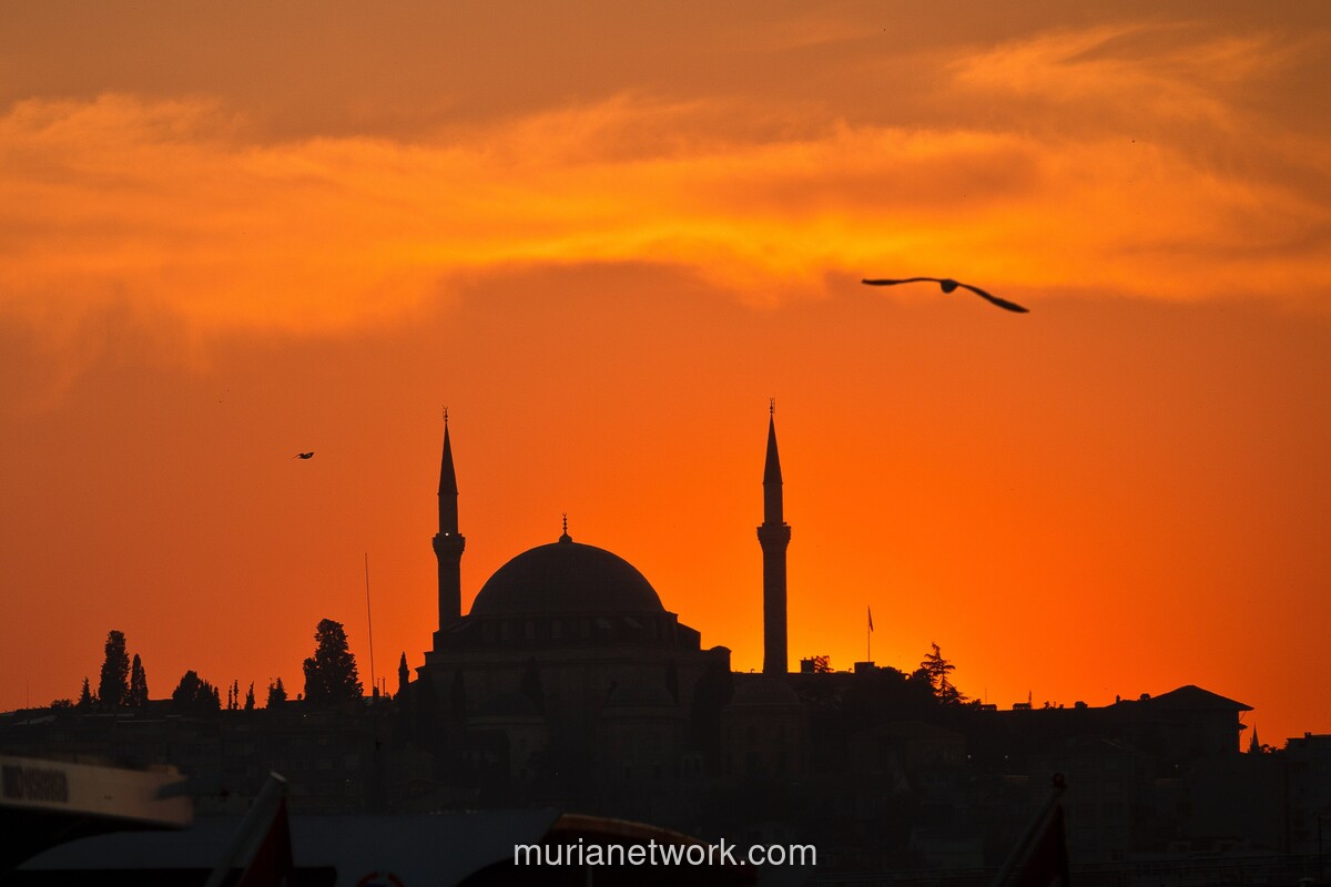 Mimpi Masjid Bukan Sekadar Bunga Tidur, Ini Pesan Spiritual yang Tersembunyi