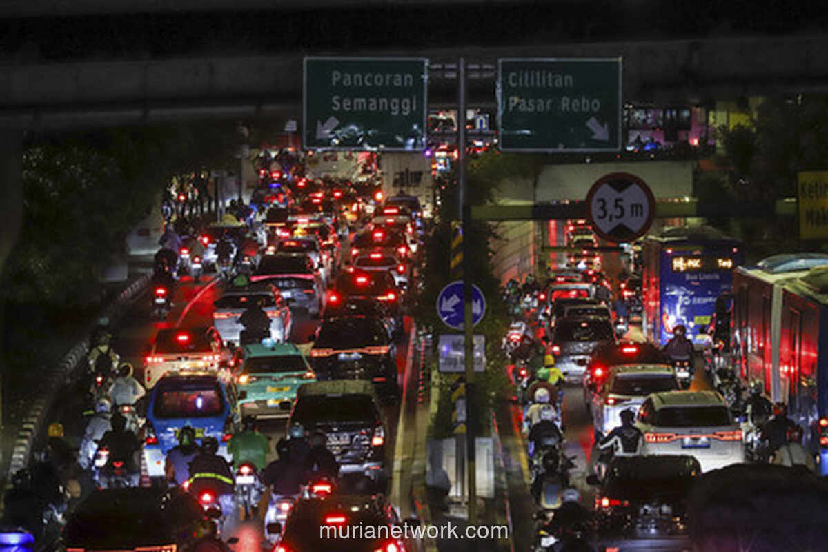 Hujan Deras Picu Macet Parah di Kawasan Cawang dan MT Haryono