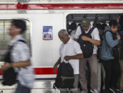 Buruh Terjebak Malam, 86% Dukung KRL 24 Jam