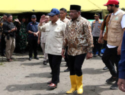 Prabowo Pimpin Rapat Dadakan di Posko Bencana Aceh Besar