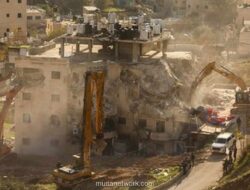 Buldoser Israel Runtuhkan Rumah Warga Palestina di Yerusalem Timur