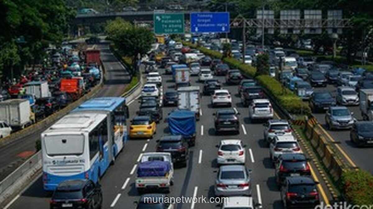 Kecelakaan Tunggal di Tebet Picu Macet Parah di Tol Dalam Kota