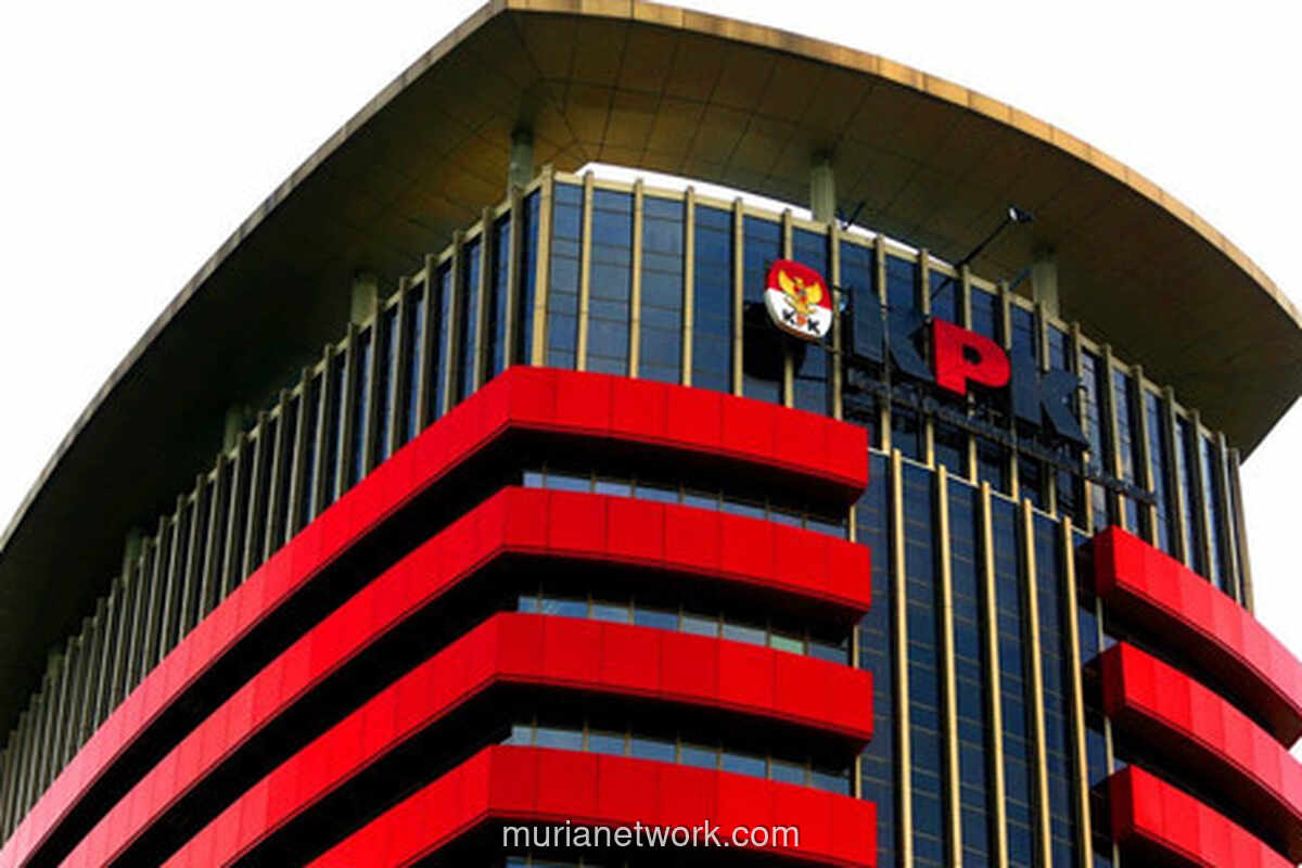 KPK Amankan Bupati Lampung Tengah dan Empat Orang Lain dalam OTT