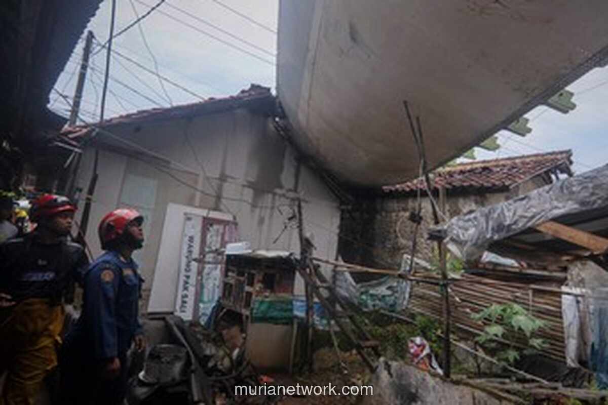 Puting Beliung Terjang Kemang Bogor, 55 Rumah Rusak dan Sayap Pesawat Jatuh ke Permukiman