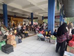 Gelombang Pemudik Natal 2025 Memadati Terminal Kampung Rambutan