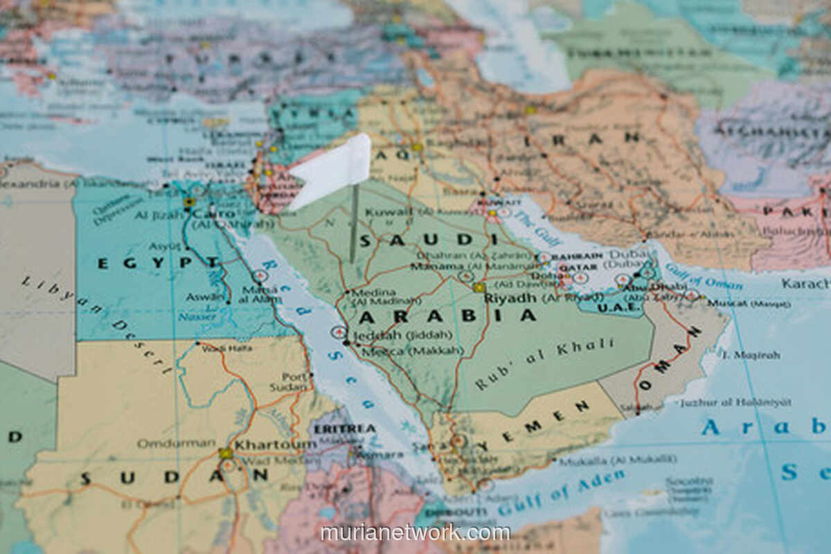 Minyak dan Darah: Sumber Daya yang Menggerus Perdamaian di Timur Tengah