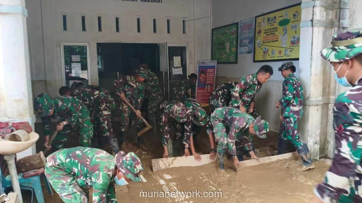 Lumpur Setebal Lutut Selimuti RSUD Tamiang, TNI Kerahkan 80 Personel