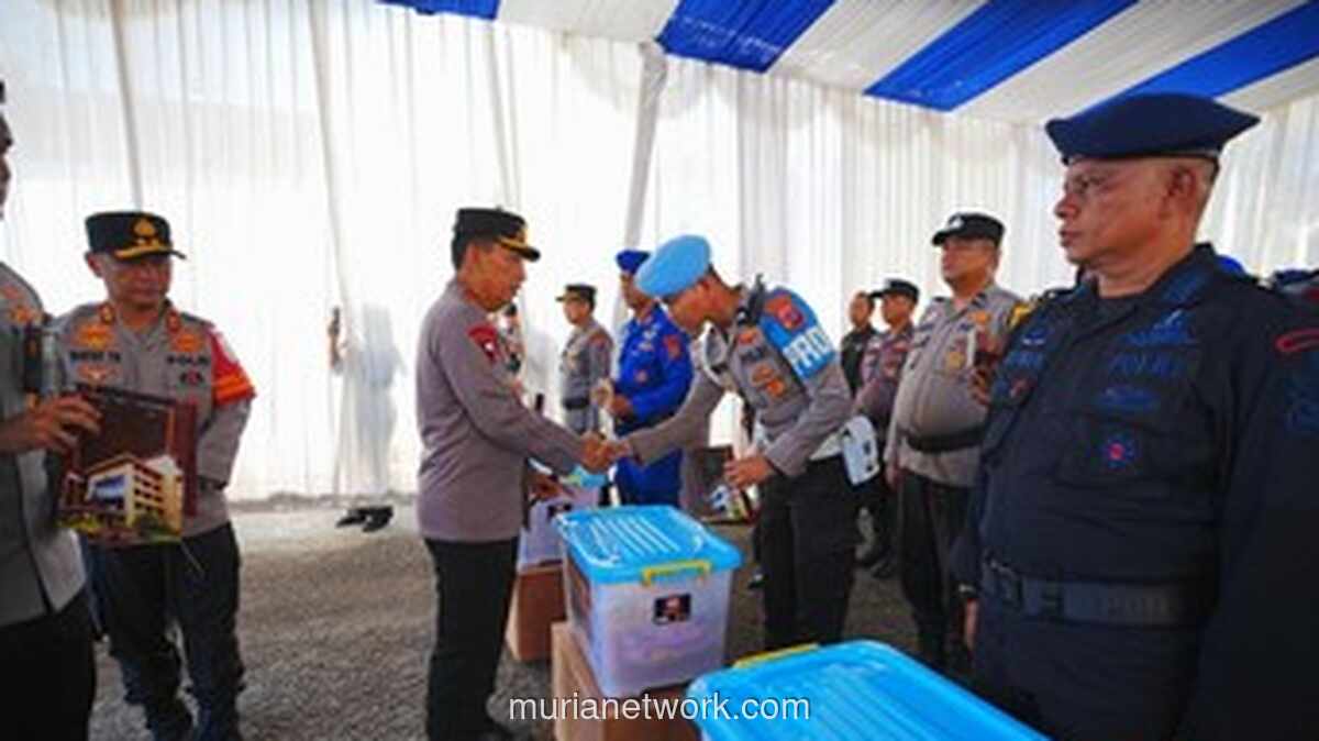 Kapolri Turun Langsung Bantu Personel Polri Korban Bencana Sumbar