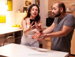 Derita Tak Kasat Mata: Ketika Gosip Perselingkuhan Menyelinap ke Dalam Pikiran