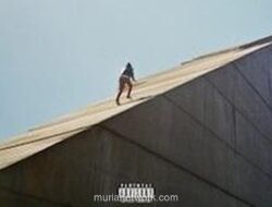 Menyelami Kerapuhan dan Terima Kasih dalam Lirik Freudian Daniel Caesar