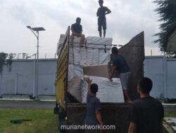 Gus Ipul Pastikan Bantuan Logistik Kemensos Deras Mengalir ke Korban Banjir Tapteng