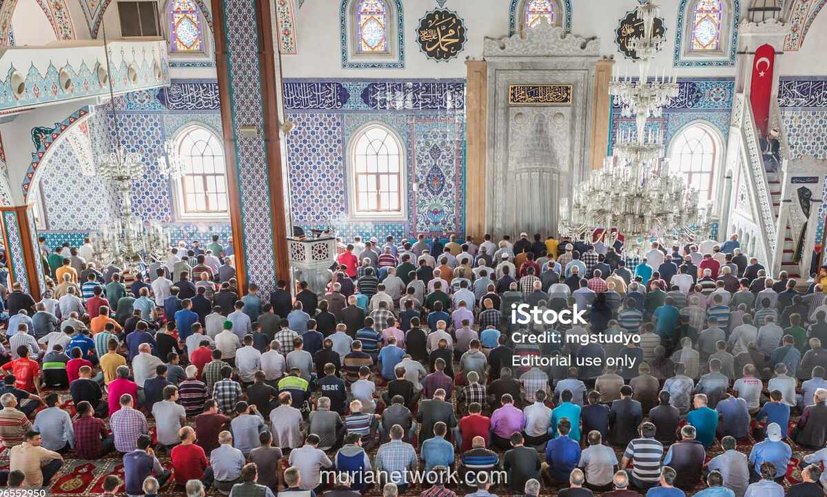 Mandi Jumat: Antara Wajib dan Sunnah, Bagaimana Imam Syafii Memahaminya?