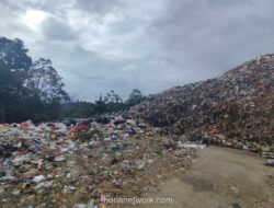 Kolong Flyover Ciputat Jadi Gunung Sampah, Ini Penjelasan Wali Kota