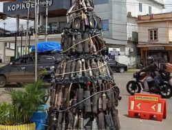 Pohon Natal dari Knalpot Brong, Cara Polisi Ketapang Edukasi Pengendara