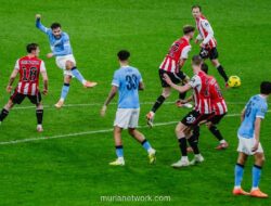 Miley Jadi Pahlawan, City Lumat Brentford: Dua Tiket Semifinal Piala Liga Inggris Terisi