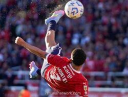 Tendangan Salto Montiel Gagalkan Impian Rizky Ridho di Piala Puskas