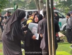 Karina Ranau Tersungkur di Sisi Liang Lahat Epy Kusnandar