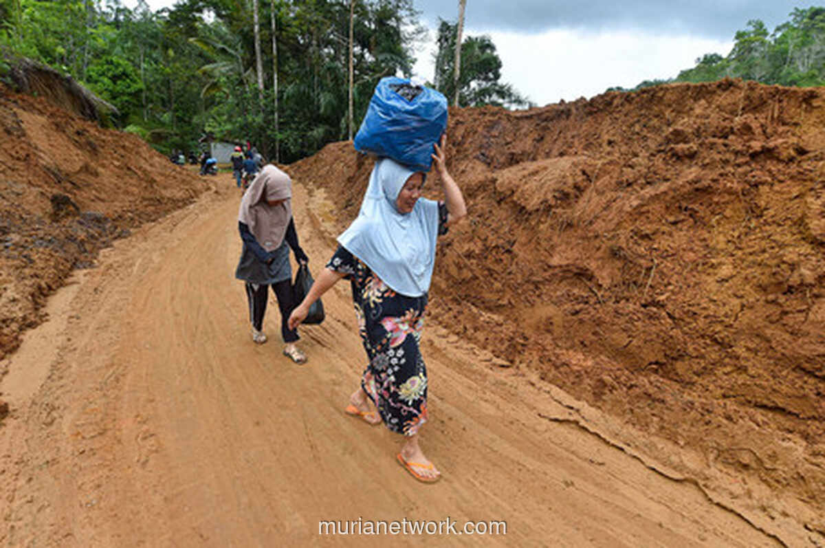 Duka di Balik Reruntuhan, Yusra Bangkit Jadi Penolong di Tengah Luka