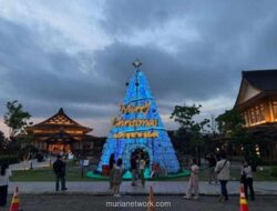 Pohon Natal 15 Meter dari Galon Bekas Warnai Perayaan di Gereja Jakarta