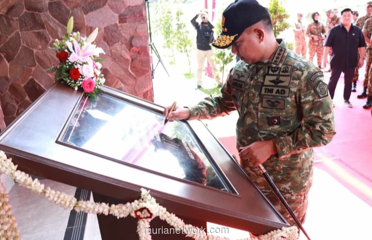 Panglima TNI Serahkan Kunci Hunian Modern untuk 48 Keluarga Prajurit