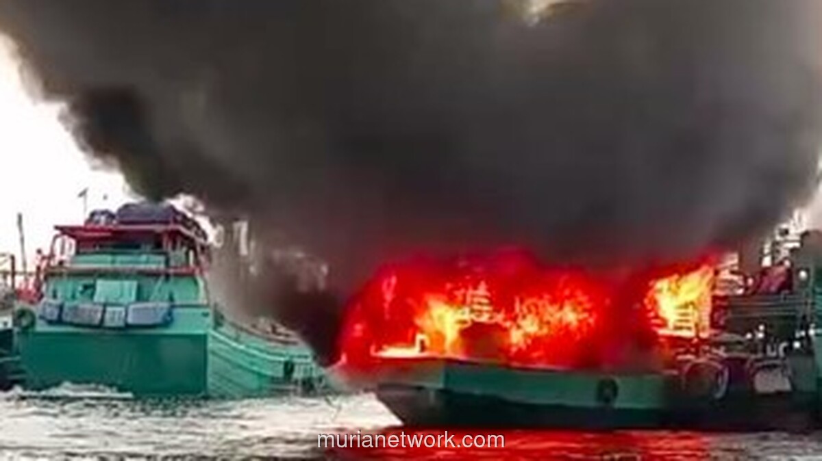 Dua Kapal Nelayan Hangus Dilahap Api di Pelabuhan Muara Baru