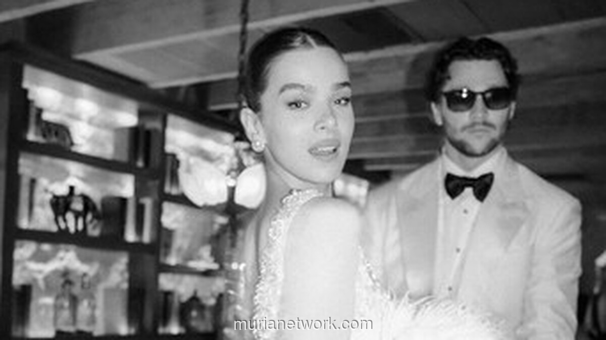 Hailee Steinfeld dan Josh Allen Umumkan Kehamilan Lewat Momen Intim di Tengah Salju