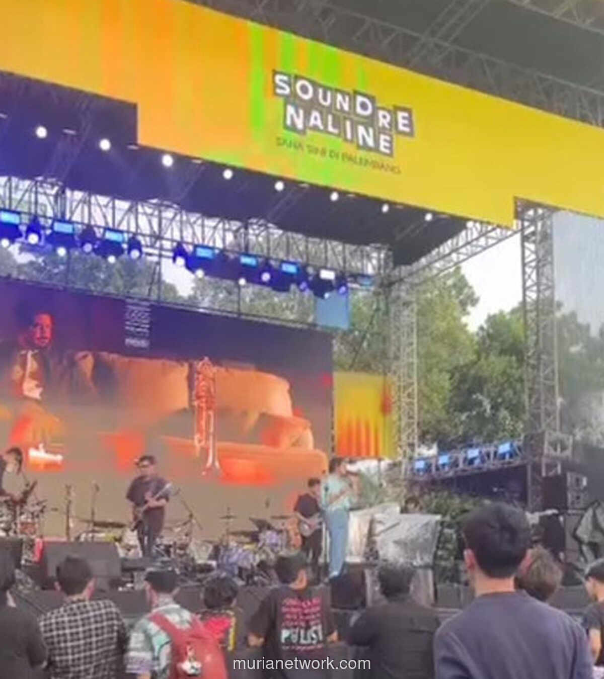 Soundrenaline Palembang: Panggung Bergemuruh, Jalanan Bergenang