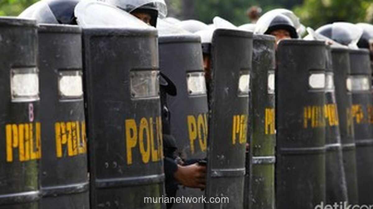 1.392 Personel Dikerahkan Amankan Aksi Buruh di Patung Kuda