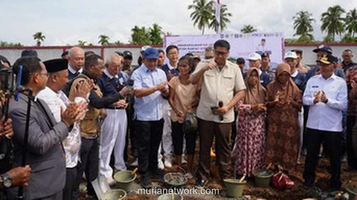 Dua Menteri Pecah Telur Huntap untuk Korban Bencana Tapteng