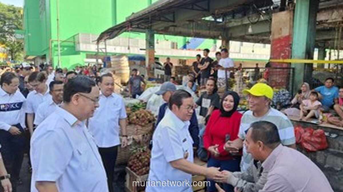 Pramono Anung Tinjau Pasar Kramat Jati, Janjikan Relokasi Pedagang Usai Kebakaran