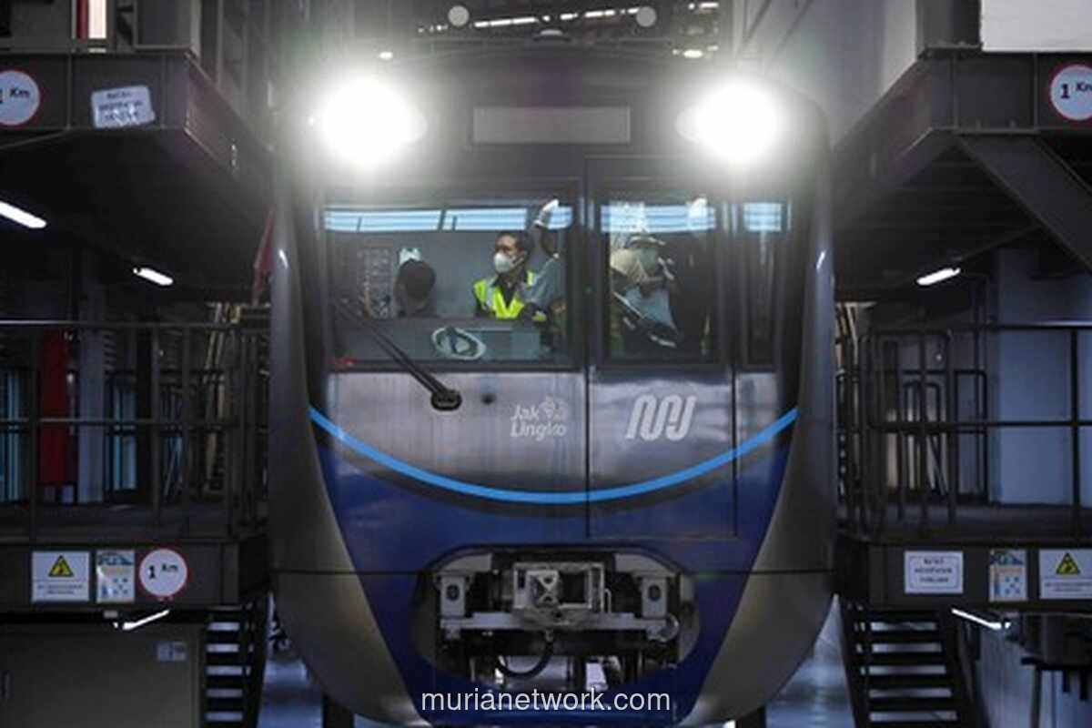 TransJakarta, MRT, dan LRT Siap Layani Warga Hingga Dini Hari di Malam Tahun Baru
