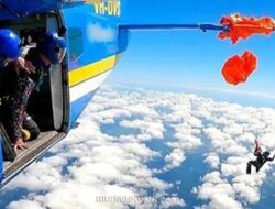 Penerjun Payung Tersangkut di Ekor Pesawat, Rekaman Mencekam Dirilis Otoritas Australia