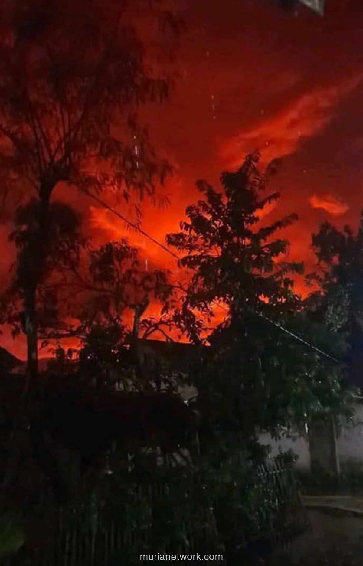 Langit Merah Darah di Panimbang Bikin Warga Heboh, BMKG Beri Penjelasan
