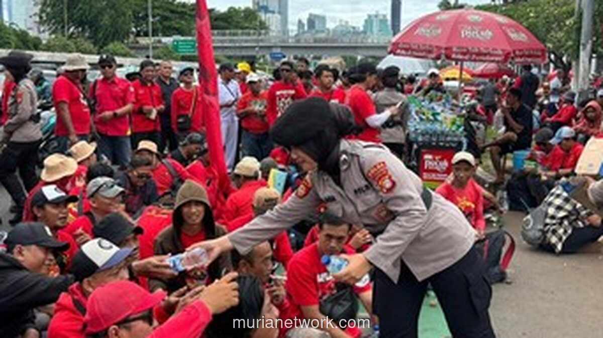 Polwan Negosiator: Senjata Rahasia Polri dalam Meredam Unjuk Rasa