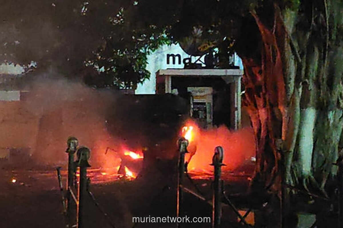 Mahasiswa UNY Hadapi Sidang Perdana Terkait Pembakaran Tenda Polisi di Demo 2025