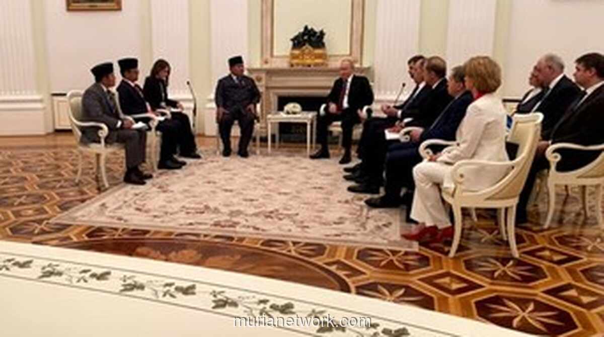 Prabowo Terima Penghargaan Tertinggi Pakistan, Langsung Terbang ke Moskow Temui Putin