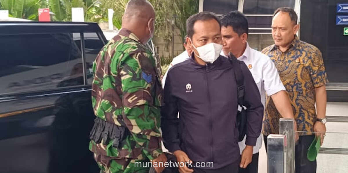 Kasi Datun Kejari HSU Diperiksa KPK Usai Diserahkan Kejagung