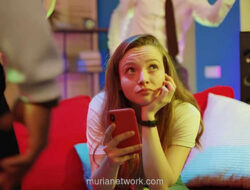 Dibalik Dua Akun: Gen Z dan Pertunjukan Kepribadian di Media Sosial