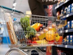 Belanja AS Naik Tipis, Inflasi dan Tarif Trump Bikin Kantong Konsumen Tercekik