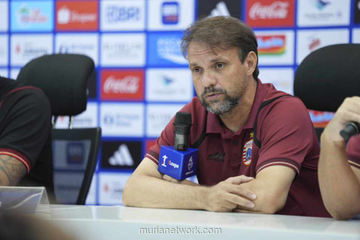 Souza Tutup Mulut, Wasit Jadi Sorotan Usai Persija Tumbang di Padang